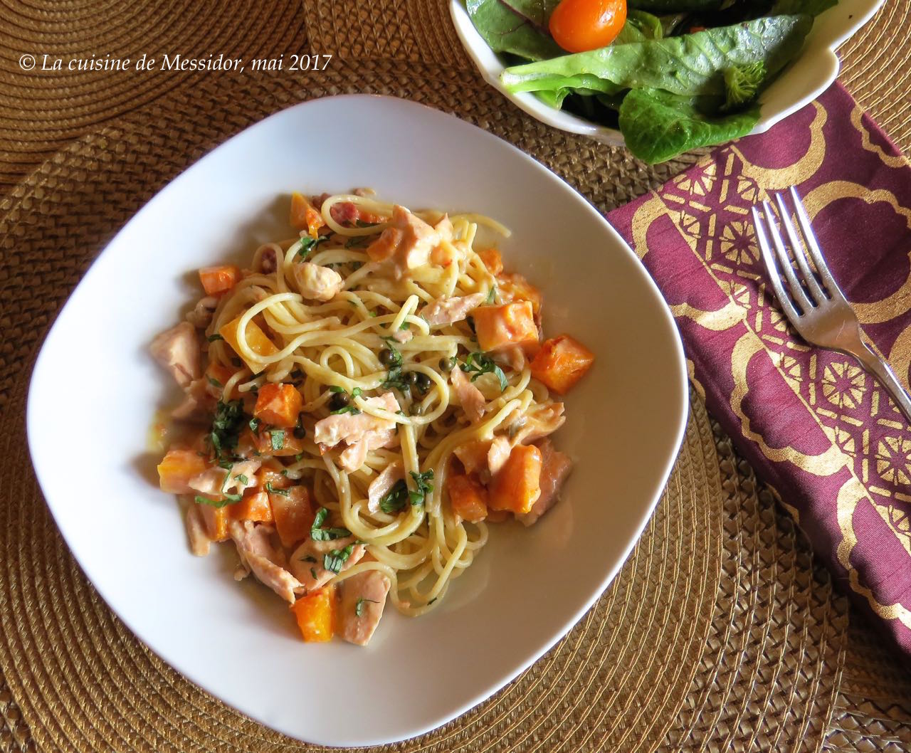 La cuisine de Messidor Sauce aux deux saumons sur pâtes