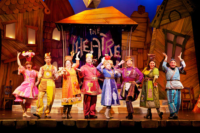 Review: THE MESHUGANUTCRACKER! Turns the Gindi Auditorium Upside Down Review: THE MESHUGANUTCRACKER! Turns the Gindi Auditorium Upside Down Image