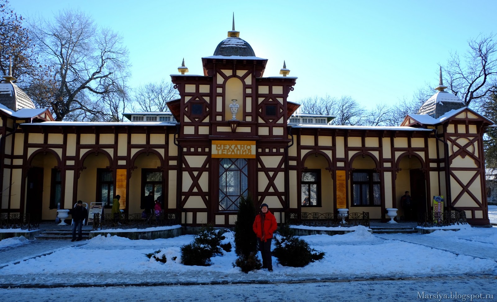 ессентуки зимой. курортный парк ессентуки зимой. грязелечебница им семашко ессентуки. ессентуки город зимой. санаторий ессентуки зимой.