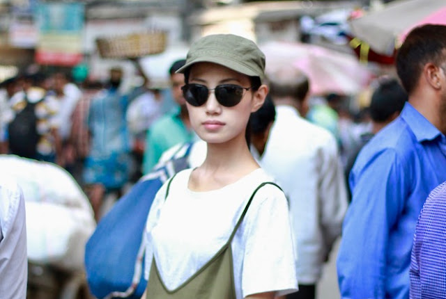 Zara woman on the streets of Mumbai^^