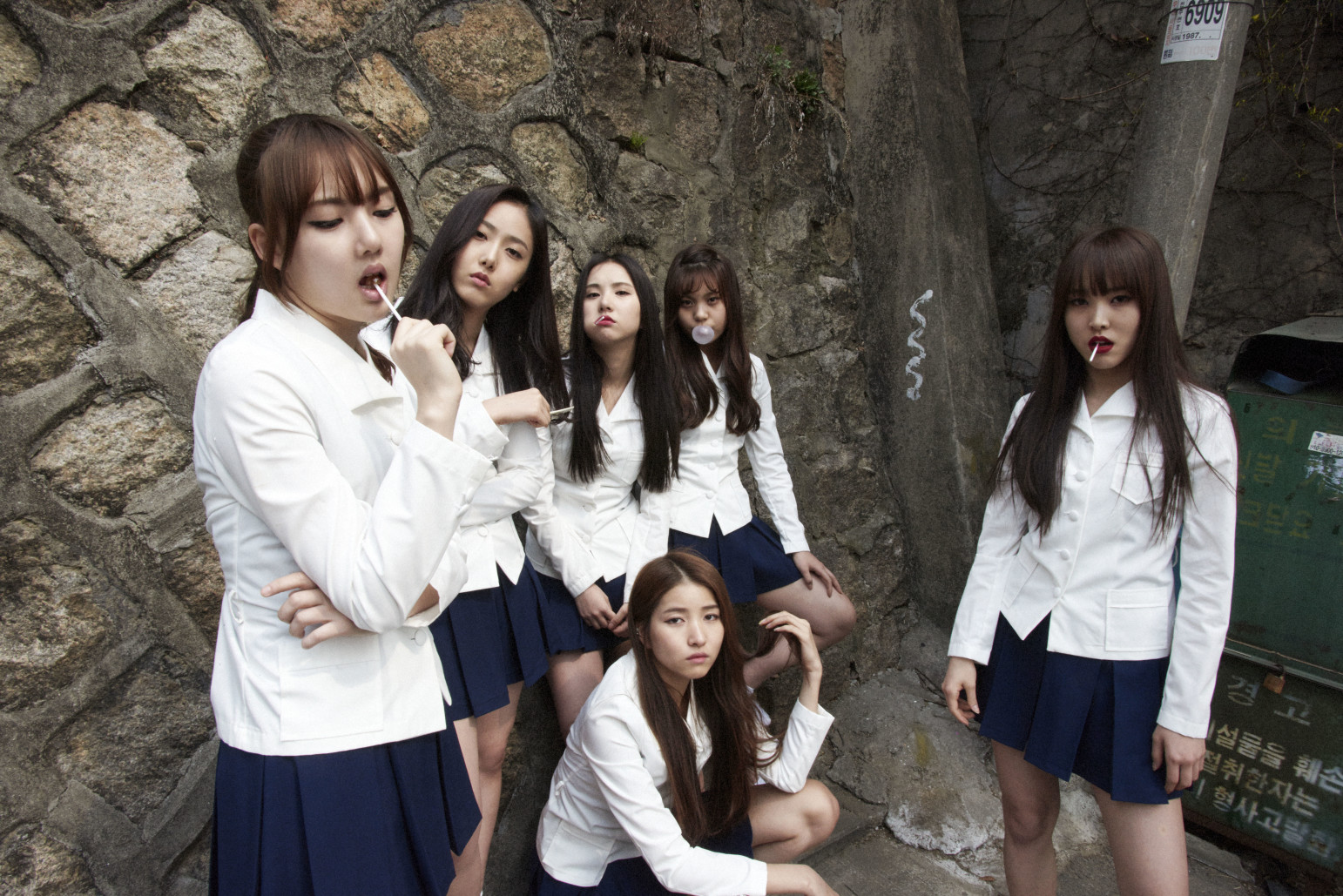 오늘 불량스러운 컨셉 화보찍은 여자친구 | 인스티즈