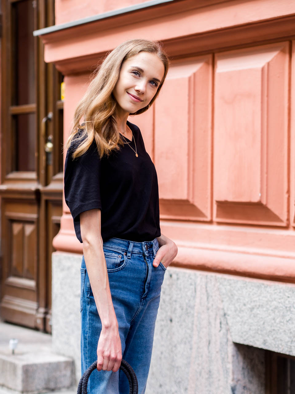 fashion-blogger-scandinavia-everyday-outfit-simple-chic