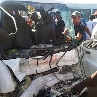 Accidente entre dos minibuses deja al menos dos muertos y 14 heridos en Azua