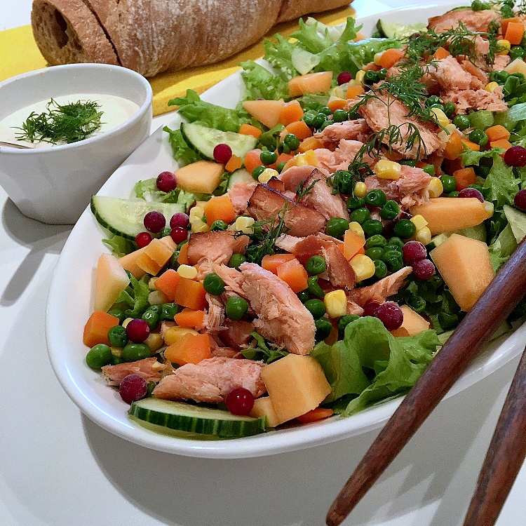 KOTONA Savulohisalaatti