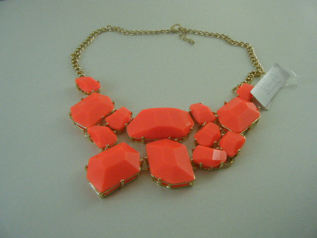  Maxicolares Resinas Belo Exemplo De Statement Necklace