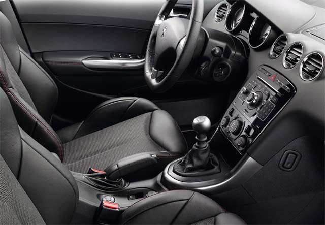 Peugeot 308 GTI 2012 - interior