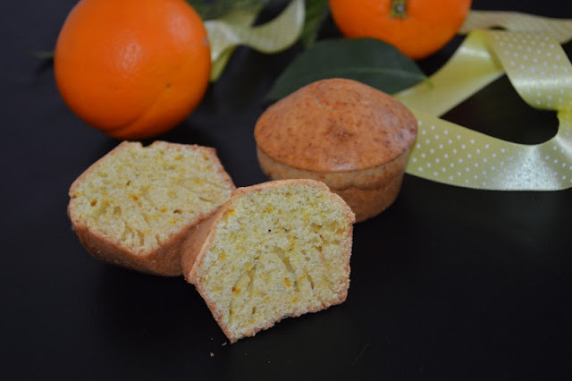 Muffins cu portocala si ciocolata alba