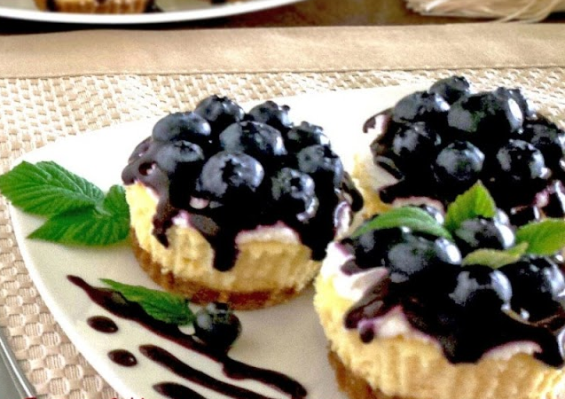 Mini Blueberry Cheesecakes