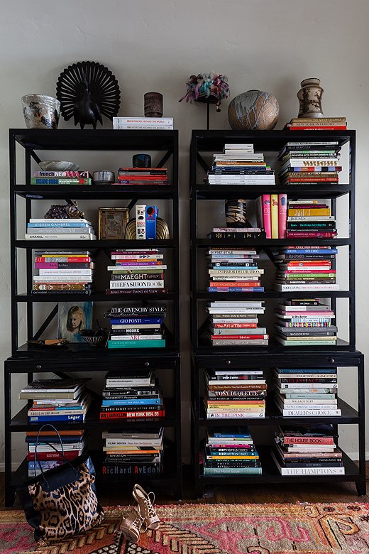 Designer's boho apartment home is a study in 'unstyle' decor - living room 2 BoHoHome.com @bohosusan WendyHaworthInteriors.com