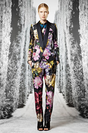 Postmodern Royalty: Printed suits? ....Yes.