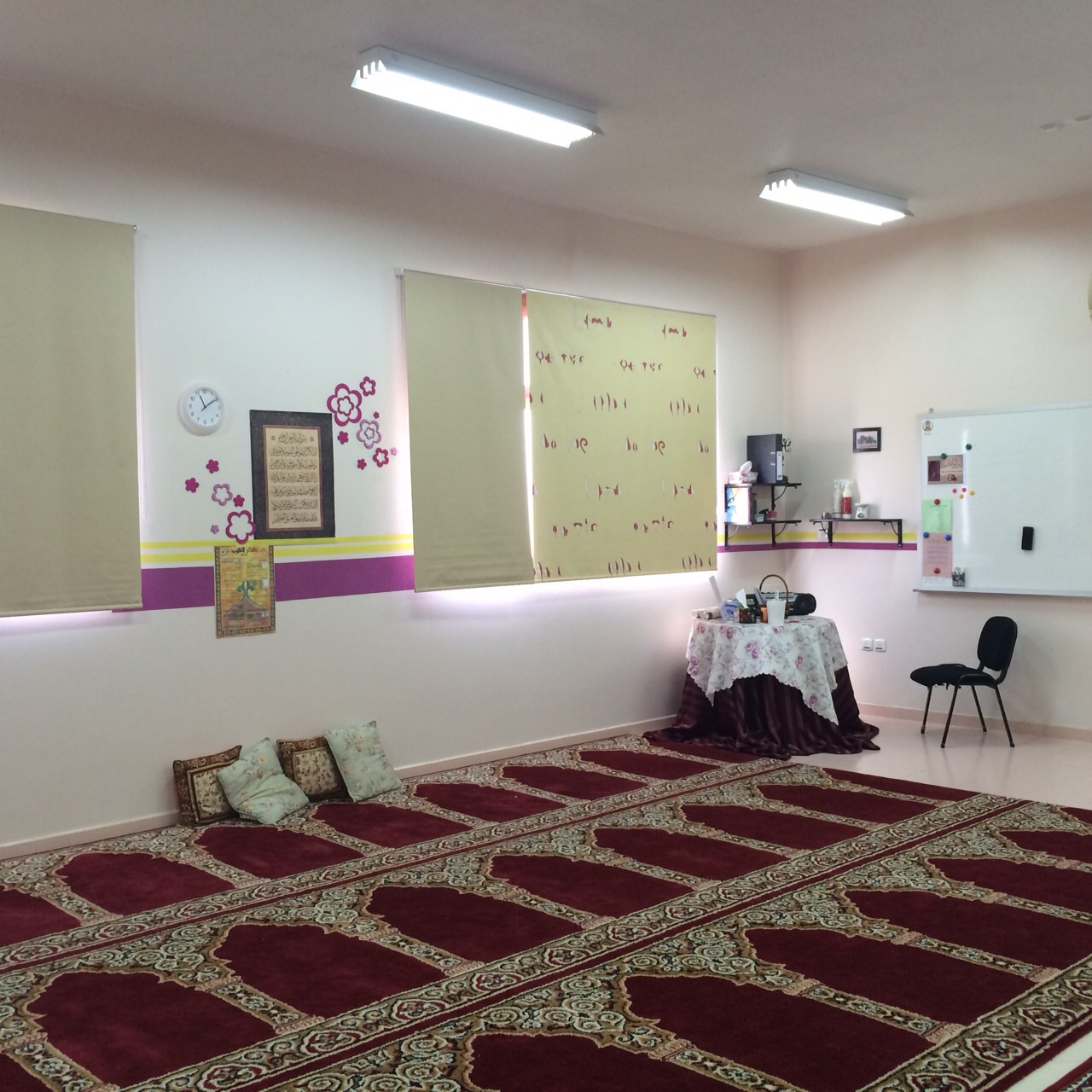 الابتدائية الرابعة والاربعون بالدمام مرافق المدرسة