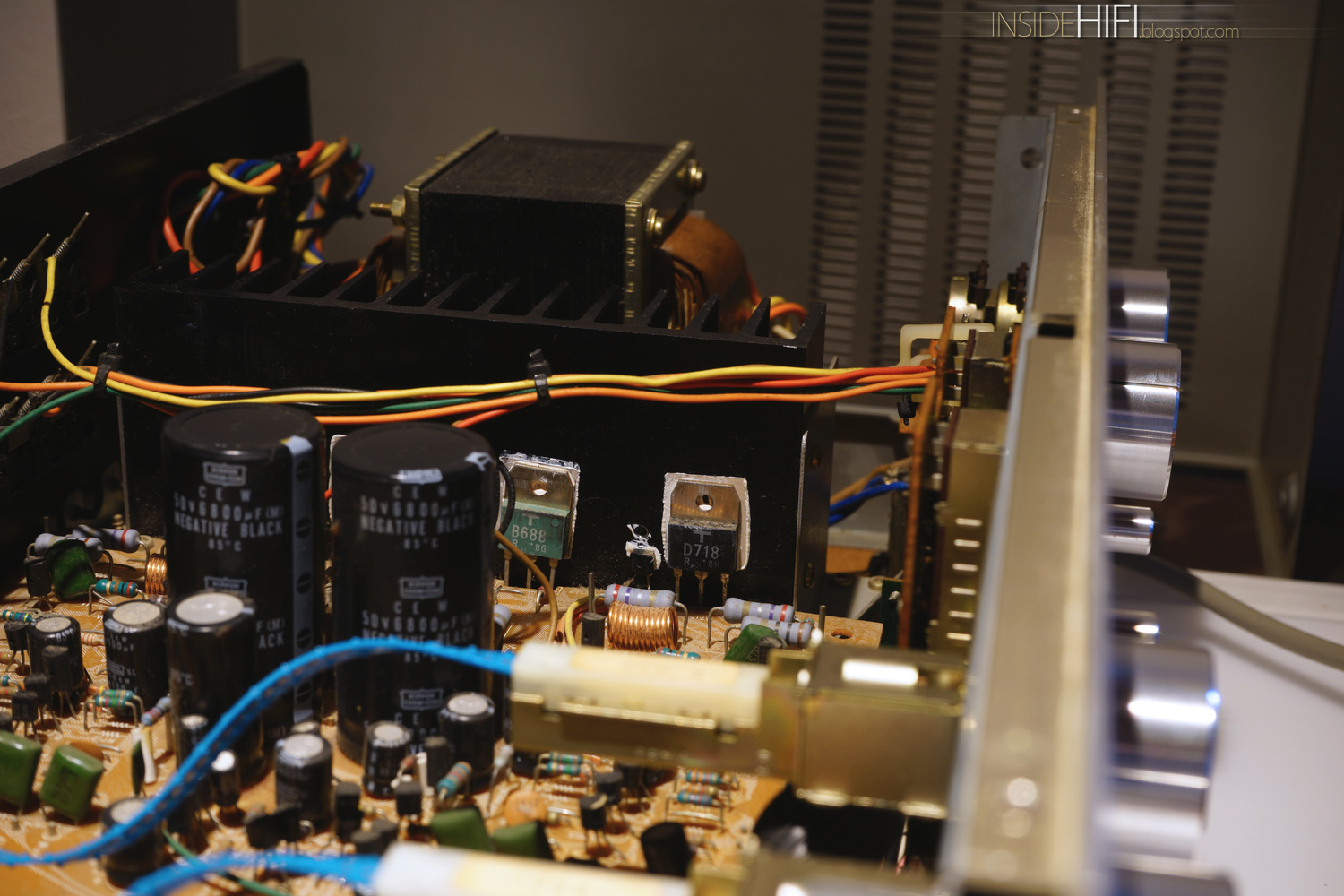 Inside Hi-Fi: Marantz 1072