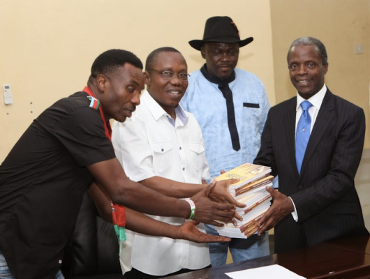 a Photos: APC VP candidate Osinbajo visits Assemblies of God GO