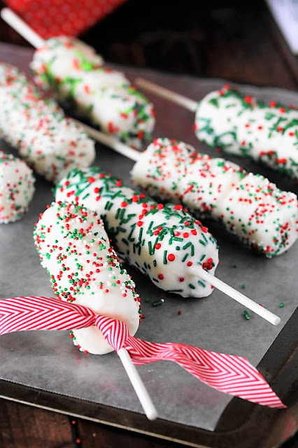 Easy Christmas treats Christmas White Chocolate Marshmallow Pops image