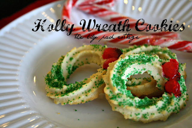 holly wreath cookies