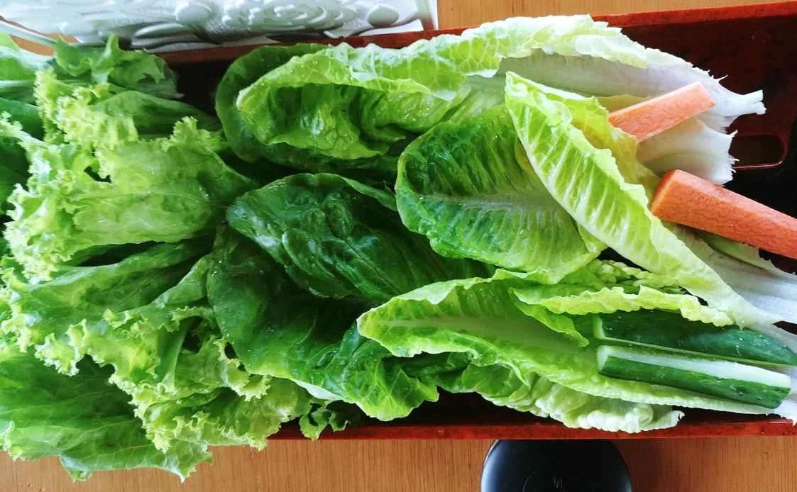 fresh and crisp unlimited lettuce leaves at nice two Meat u