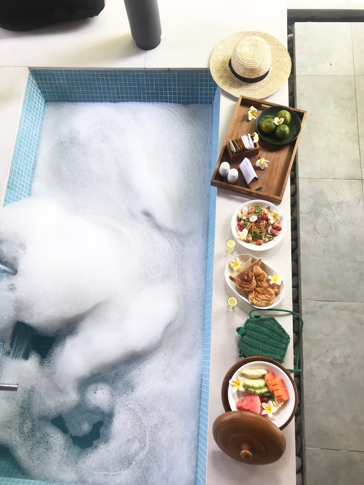 The Santai The Santai Bathtub