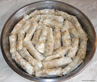 sarailie, sarailii, baclava, baclavale, preparare sarailie cu nuca si baclavale cu nuca, retete si preparate culinare turcesti si tataresti, cum se fac baclavale si sarailii, 