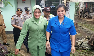 Sempatkan Tinjau Sejumlah RTLH Yang Direhab Sempatkan Tinjau Sejumlah RTLH Yang Direhab