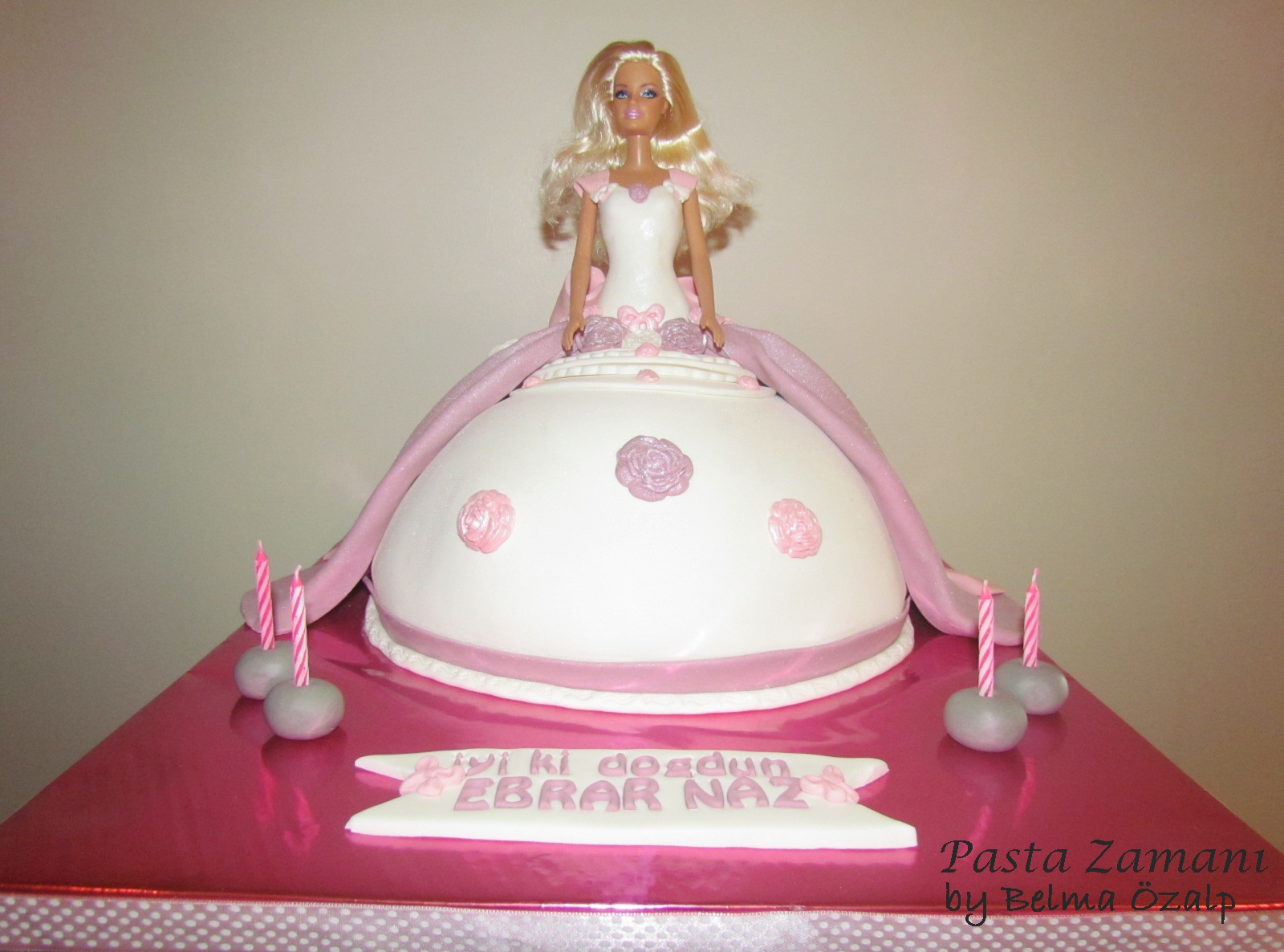PASTA ZAMANI BY BELMA ÖZALP BARBİE BEBEKLİ PASTA