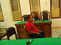 Ataga... Robek-robek Alquran, Oknum Polisi Tomi Hutabarat cuma dihukum segini Ataga... Robek-robek Alquran, Oknum Polisi Tomi Hutabarat cuma dihukum segini