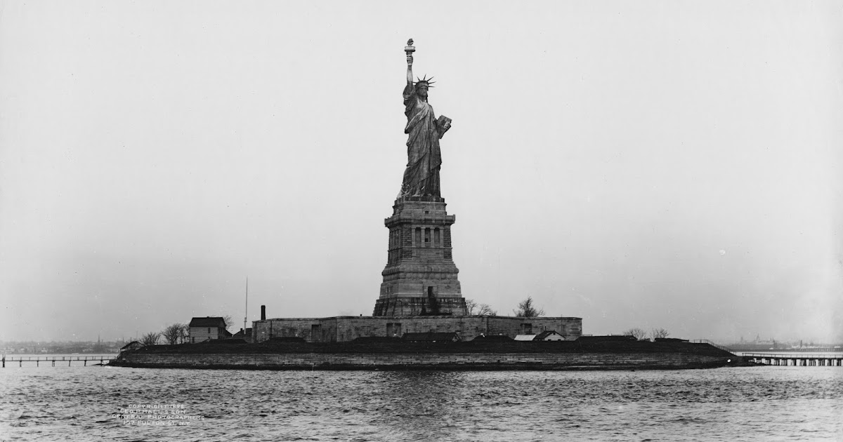 Rare Vintage Photos of the Statue of Liberty Under Construction and