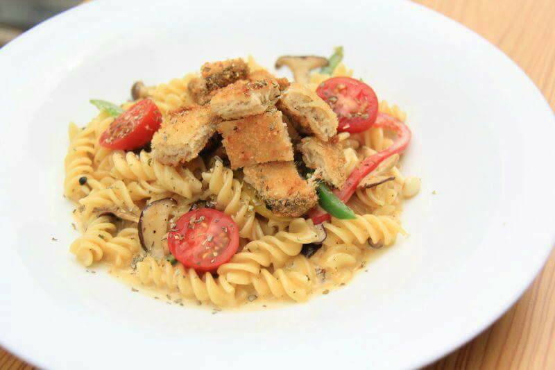 Love Earth Cafe Desa Aman Puri, Kuala Lumpur