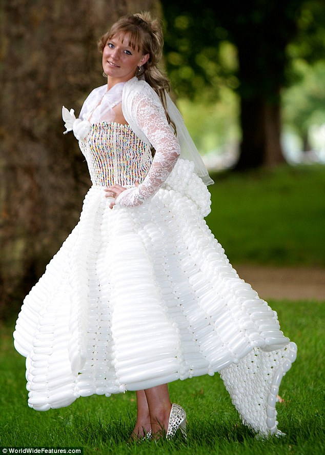 White Balloon Wedding Dresses Designs Ideas free live stats Celebriti