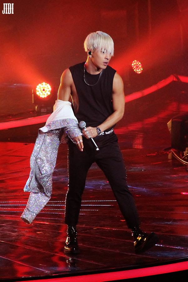 Вернувшийся из ада хан дэсон 77. Taeyang, Дэсон. Тэян big Bang с розовыми волосами. Дэсон из big Bang танцы на концерте. Taeyang Bang Bang с розовыми волосами.