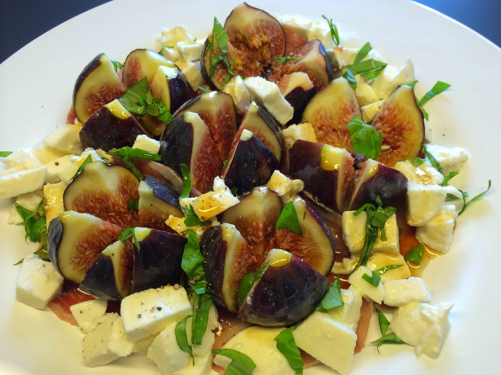 Kochdiele: Feigen mit Parmaschinken und Mozzarella Kochdiele: Feigen mit Parmaschinken und Mozzarella