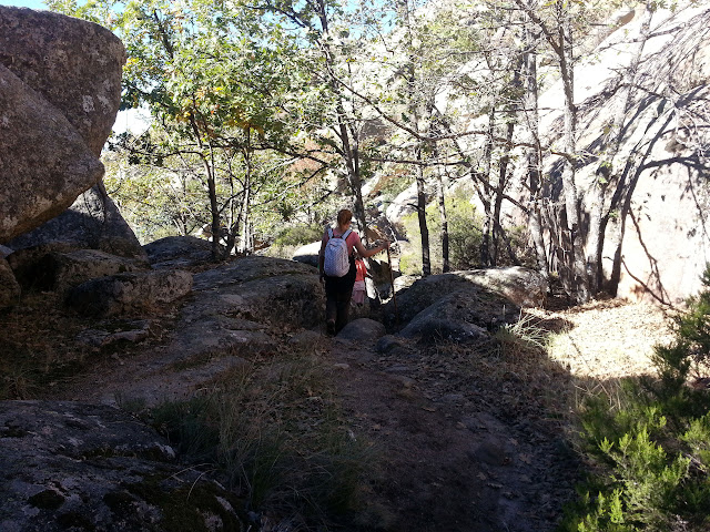 El Yelmo con niños. La Pedriza. Parque Nacional de Guadarrama.