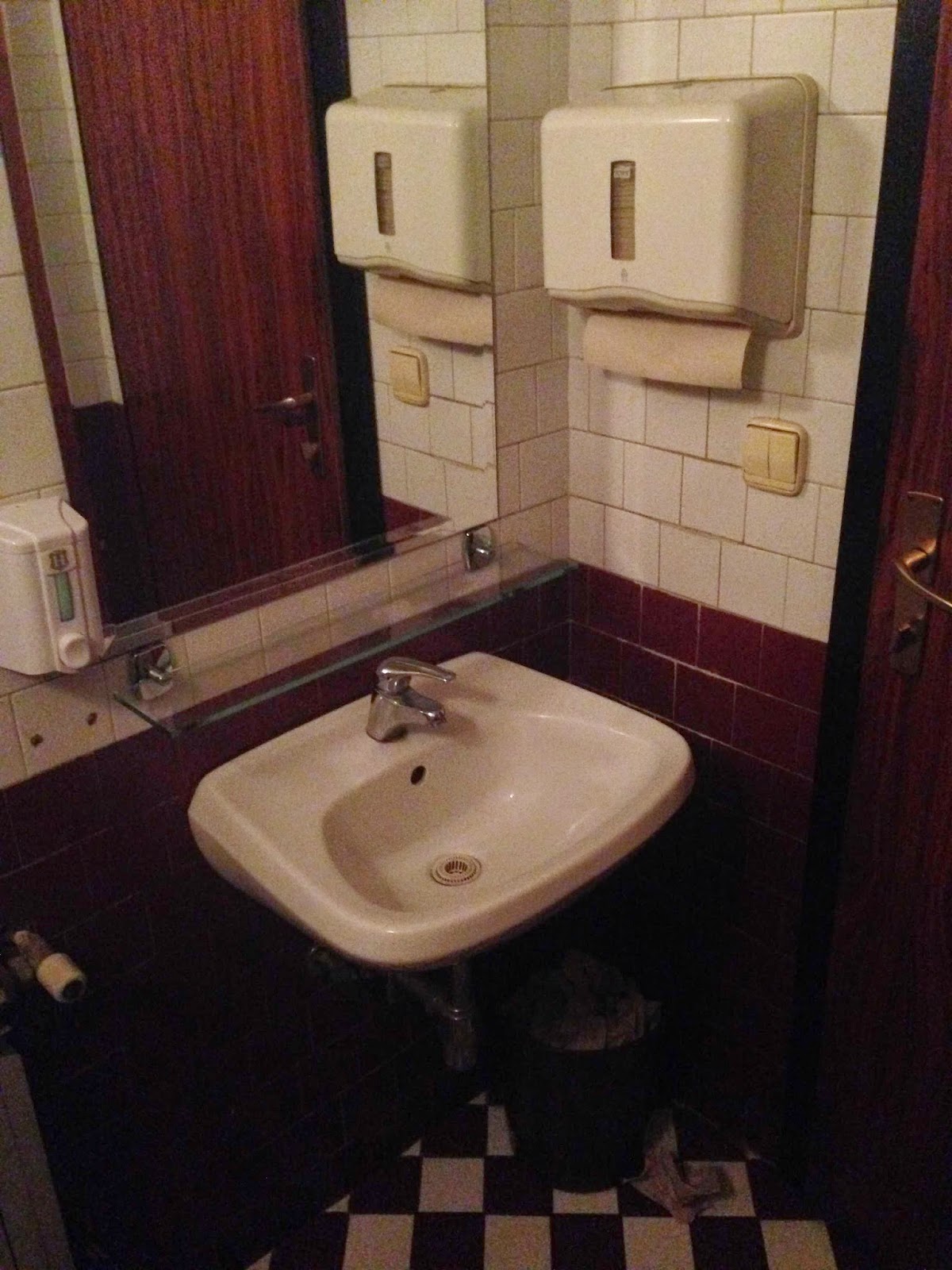 Public Toilets Kazališna kavana ("Kavkaz"), Zagreb, 20140417