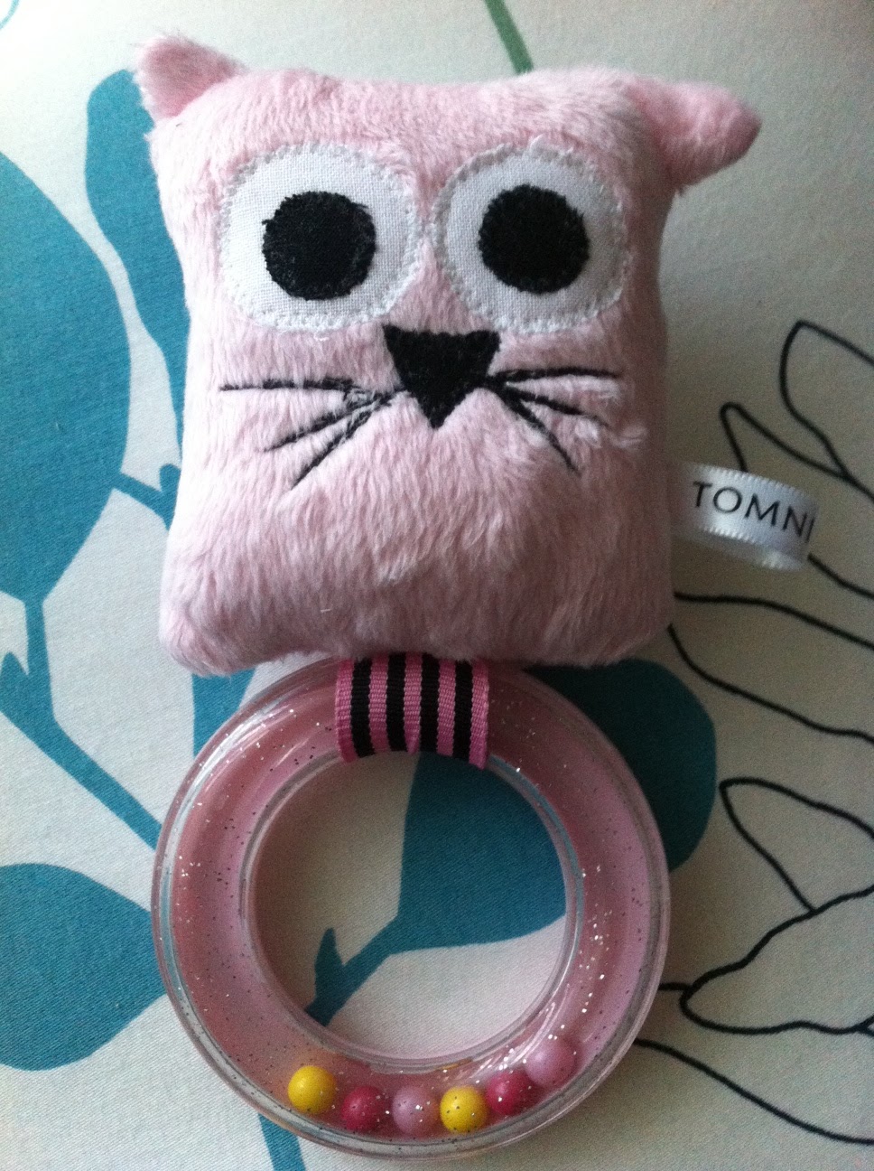 TOMNI design n two green pears FREE Cat Rattle Pattern