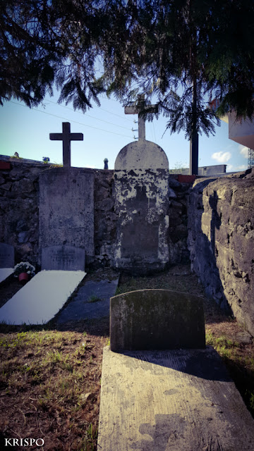 cementerio con lápidas sin nombre