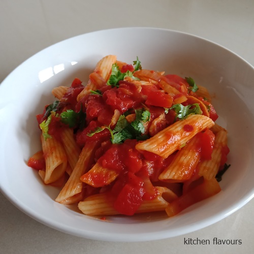 kitchen flavours Penne with Pancetta, Onions and Chopped Tomatoes