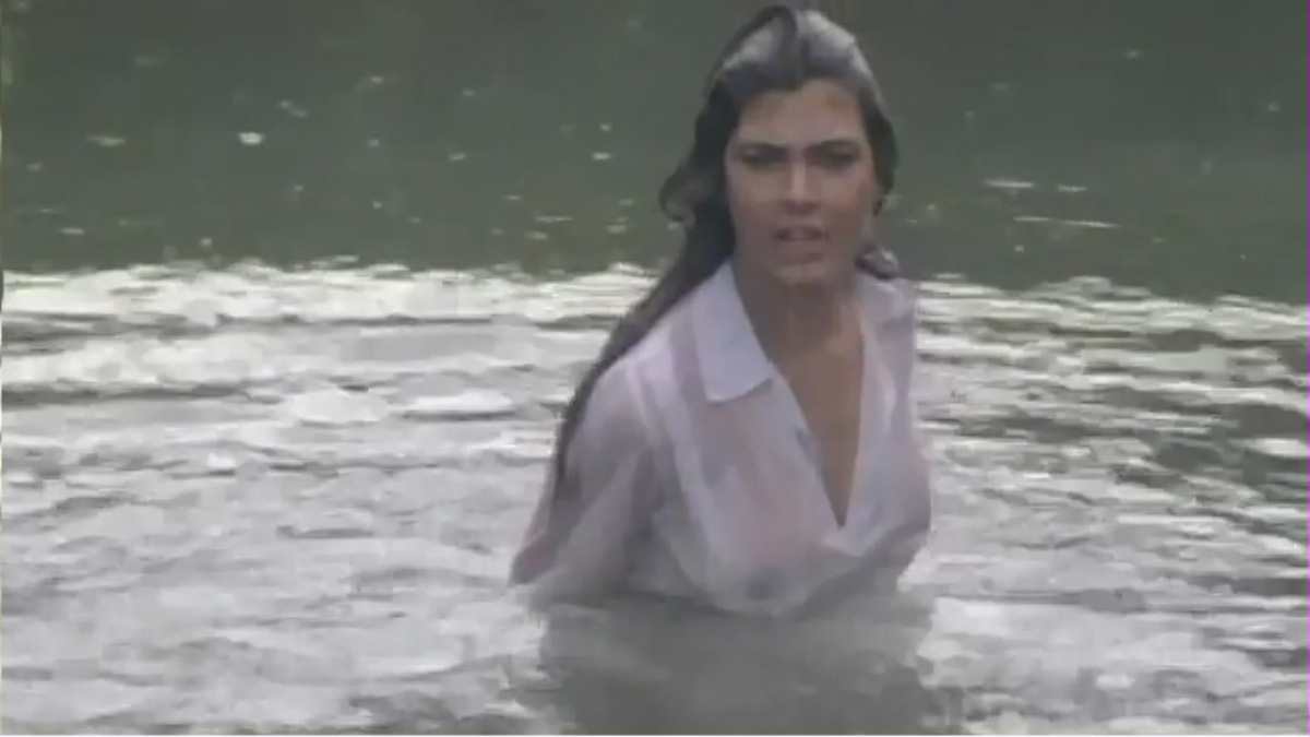 Hungama Pics: Kimmy Katkar Displaying Nips in Wet See through top