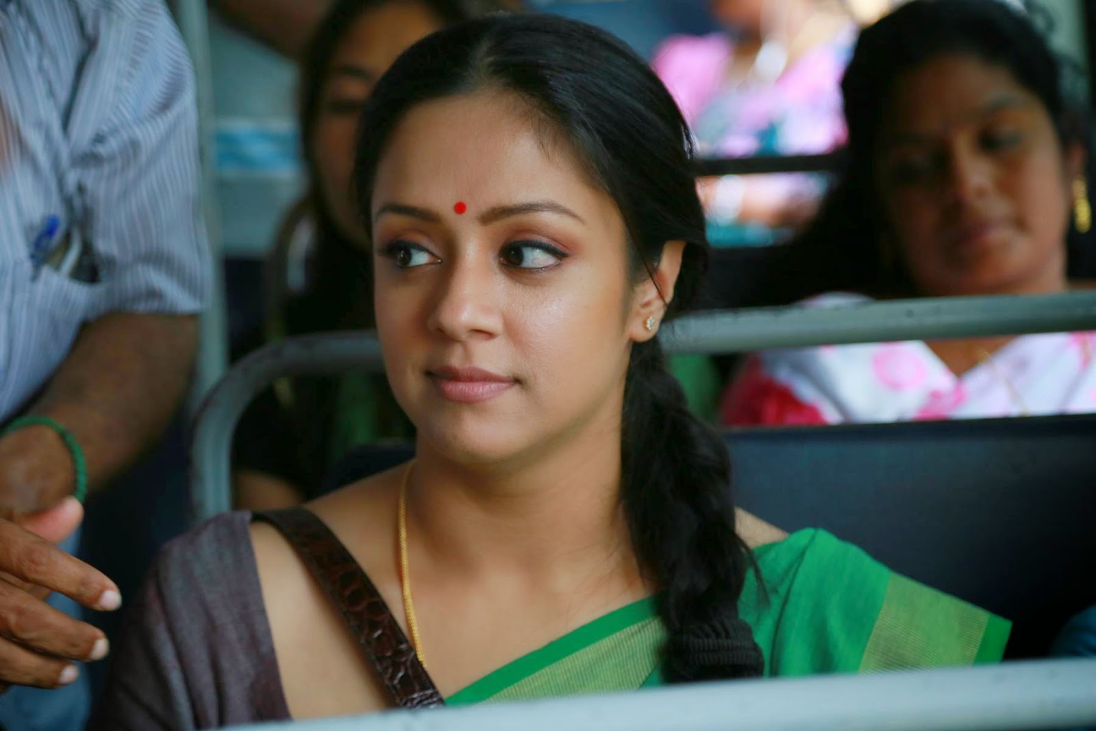 Jyothika Latest Images In 36 Vayadhinile Movie.