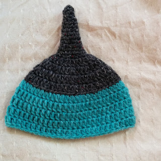 赤ちゃんどんぐり帽子はトップから編み始める