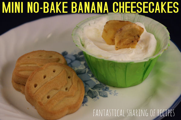 Mini No-Bake Banana Cheesecakes | A no-bake treat with a shortbread bottom #dessert