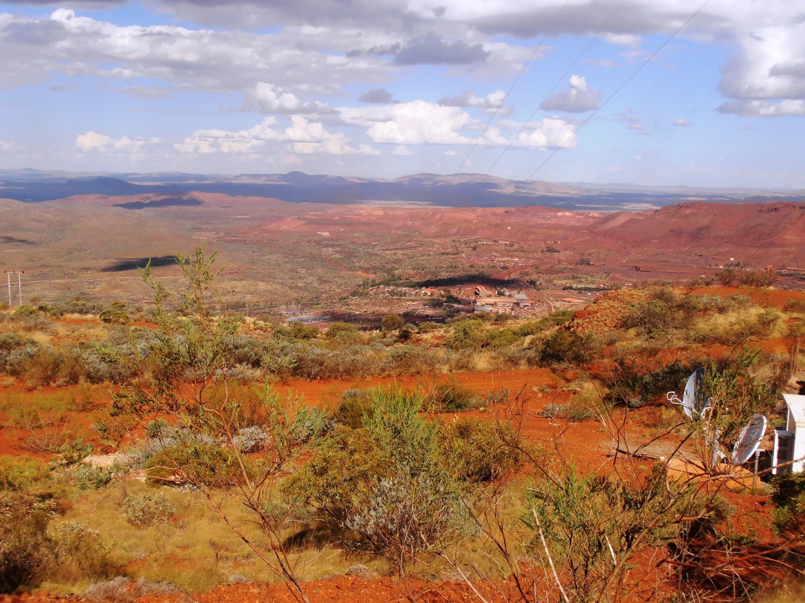 The Clarke's Aussie Adventure 27 April 2013 Tom Price Tourist Park