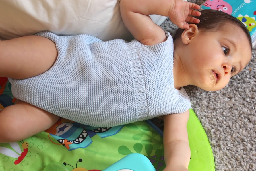 Diy tejer ropa de bebe pelele patrones gratis. Patrones lana y patrones punto.