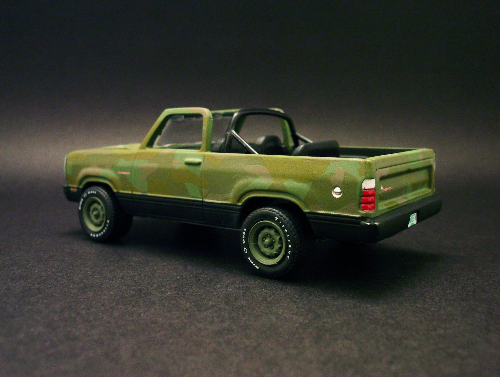 Diecast Hobbist 1977 Dodge Ramcharger