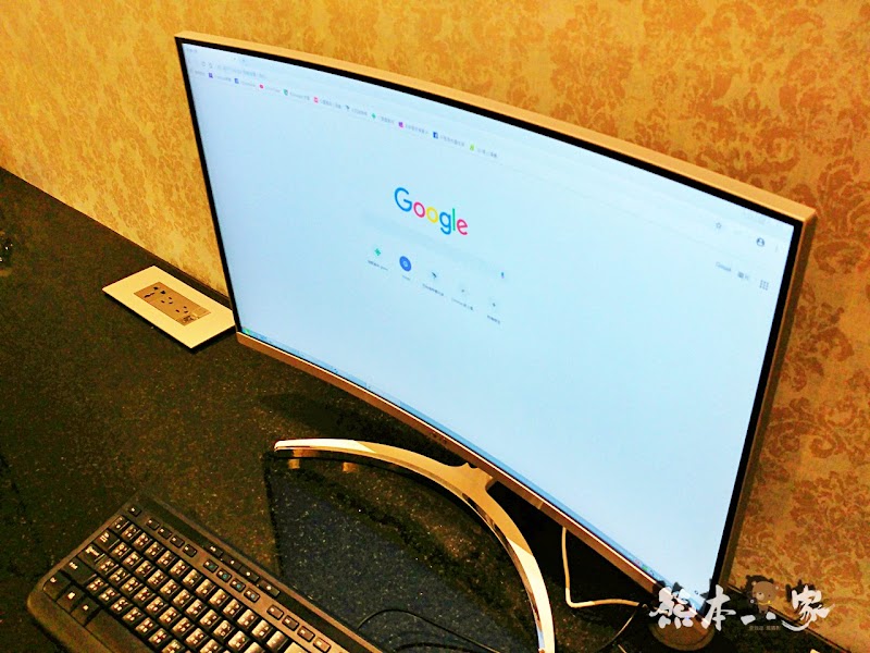 三重江月行館|挑高房型與媲美好樂迪KTV視聽室獨立空間|大窗綠化環境好舒適
