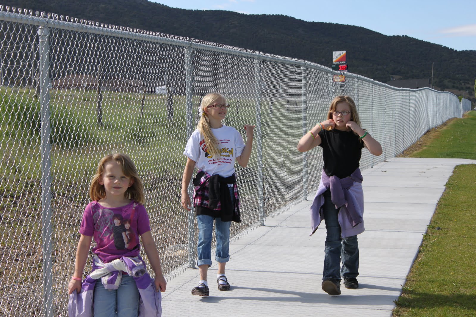 Red Cliffs Elementary Highlights from the Eagle Fun Run