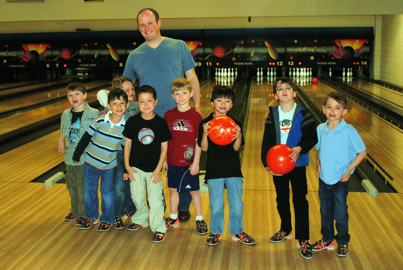 The Reuland Family Bowling Party...6 Year Old Version