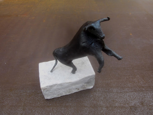 toro escultura