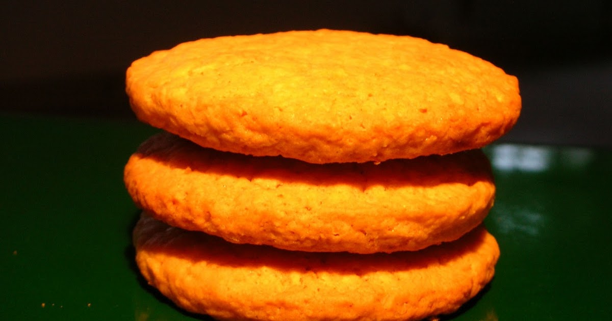 Three Cookies Butternut snaps and popcorn