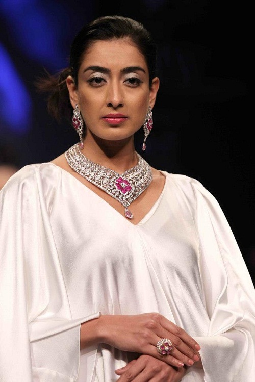Floral diamond pattern neck pieces on international gem and jewellery expo