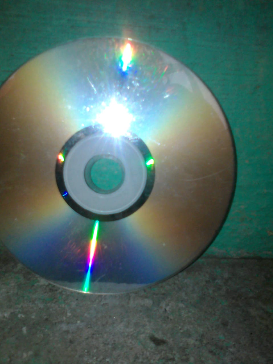 HemanthHksClash DISPERSION OF LIGHT IN CD AND PRISM