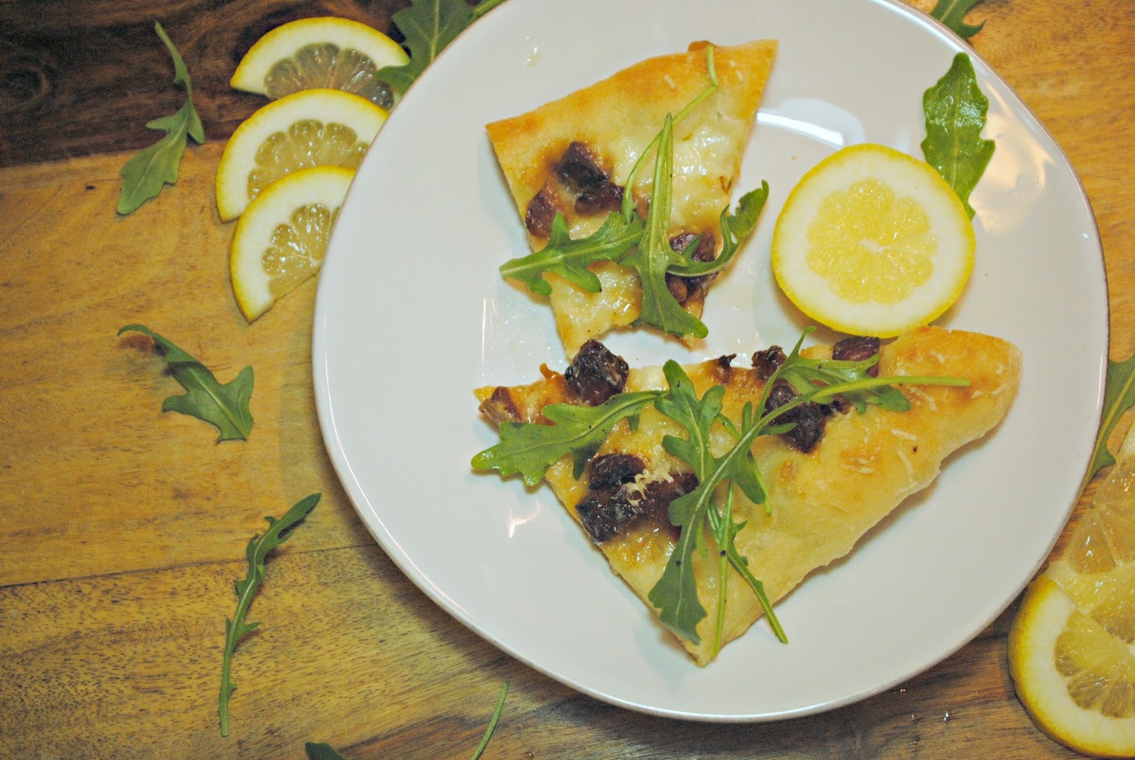 GourmetGents By the Slice (White pizza with pancetta and arugula)